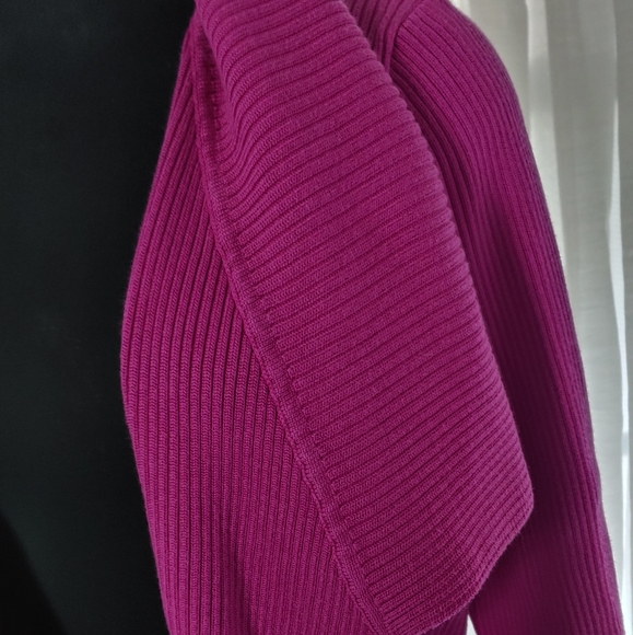 Ralph Lauren Cardigan. - Picture 4 of 7